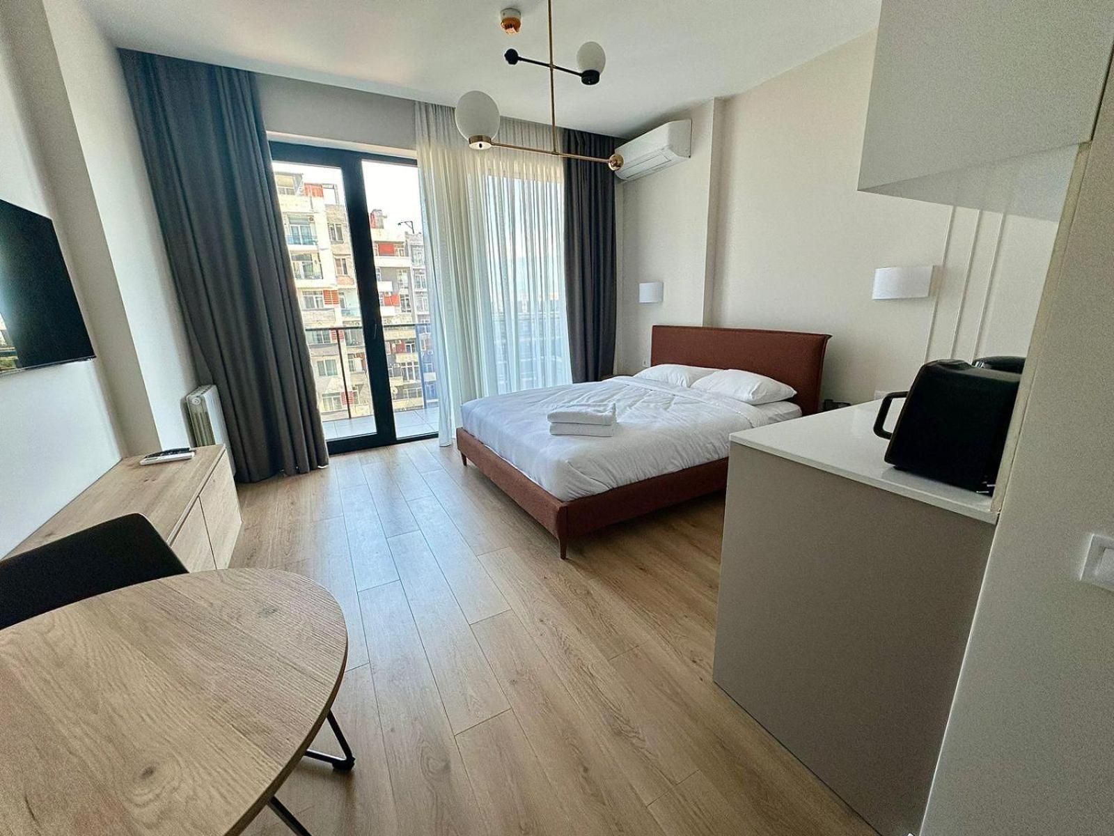 Nova Concierge Aparthotel Батуми Стая снимка