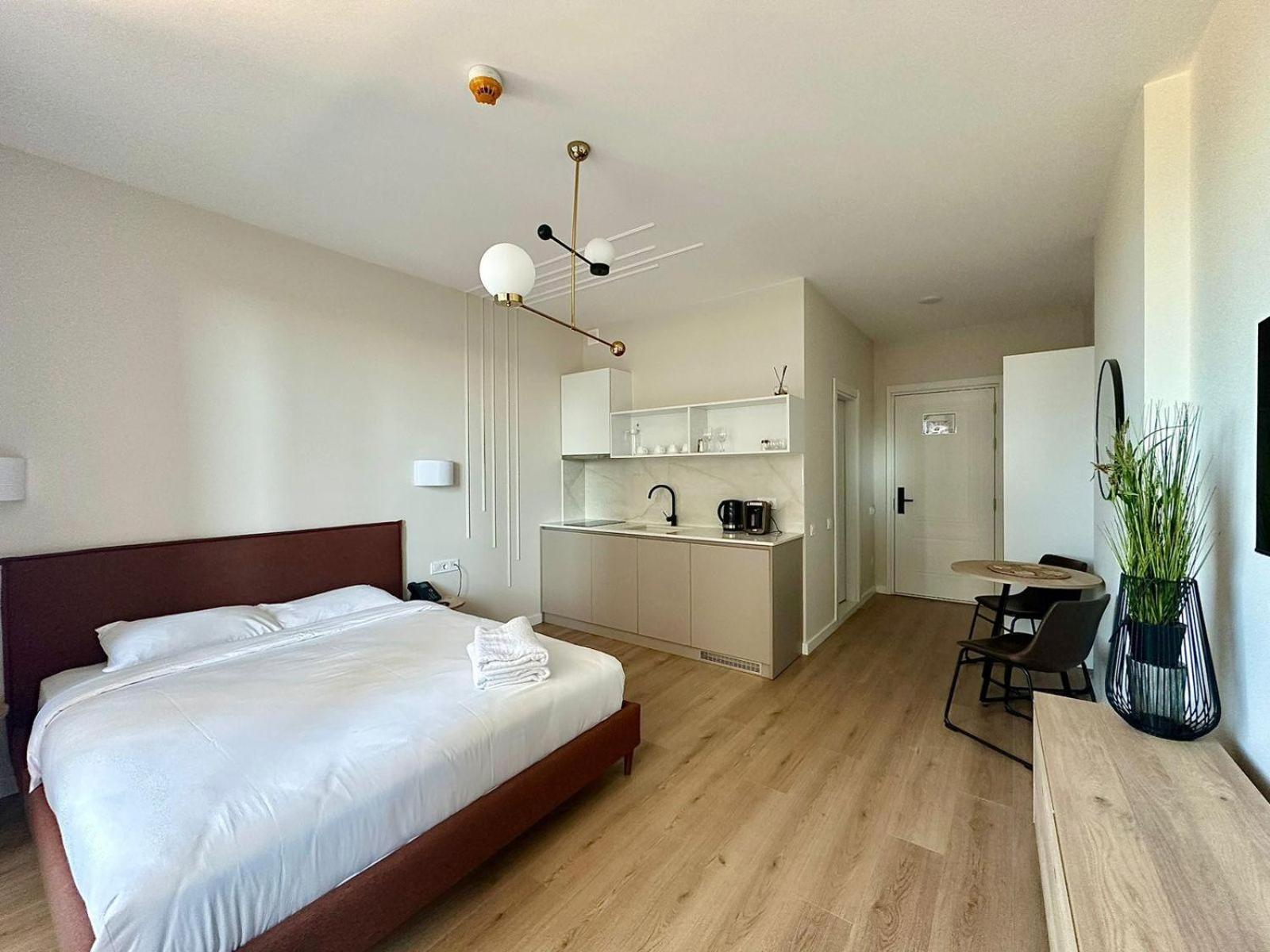 Nova Concierge Aparthotel Батуми Стая снимка
