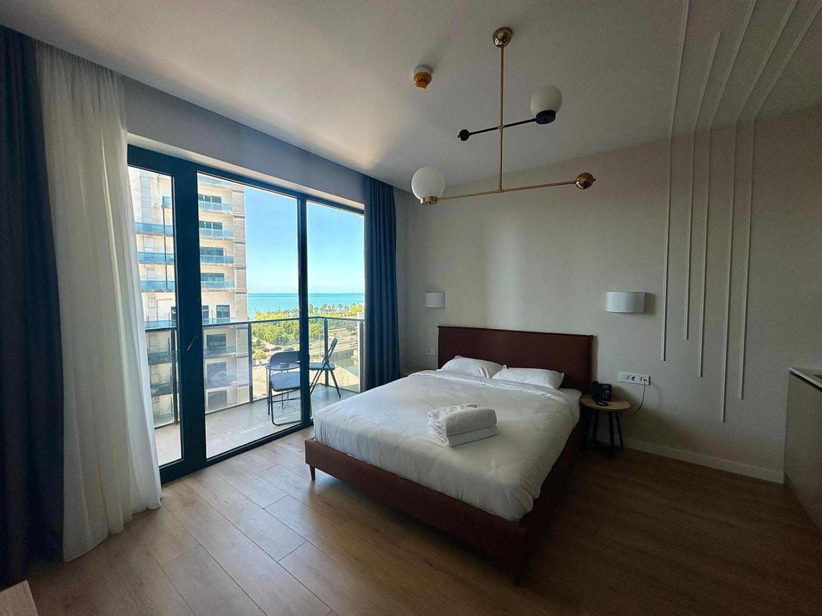 Nova Concierge Aparthotel Батуми Стая снимка