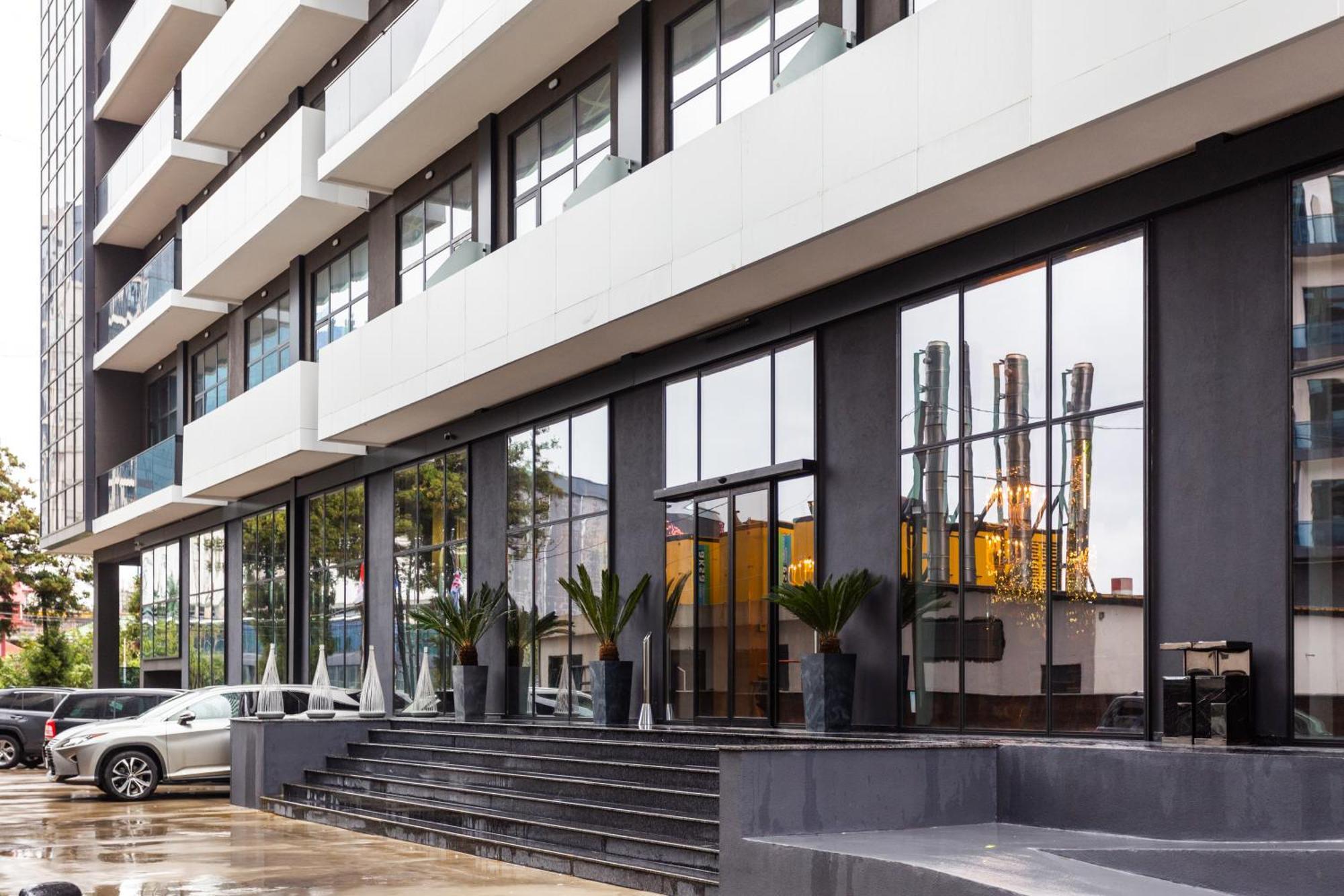Nova Concierge Aparthotel Батуми Екстериор снимка