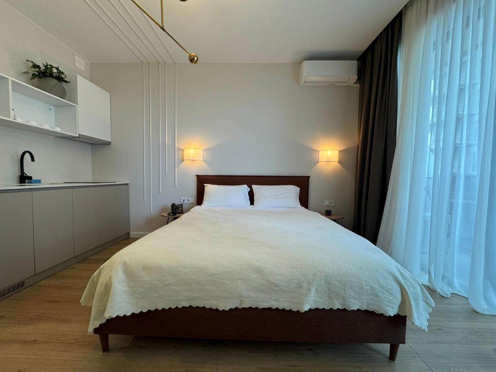 Nova Concierge Aparthotel Батуми Екстериор снимка