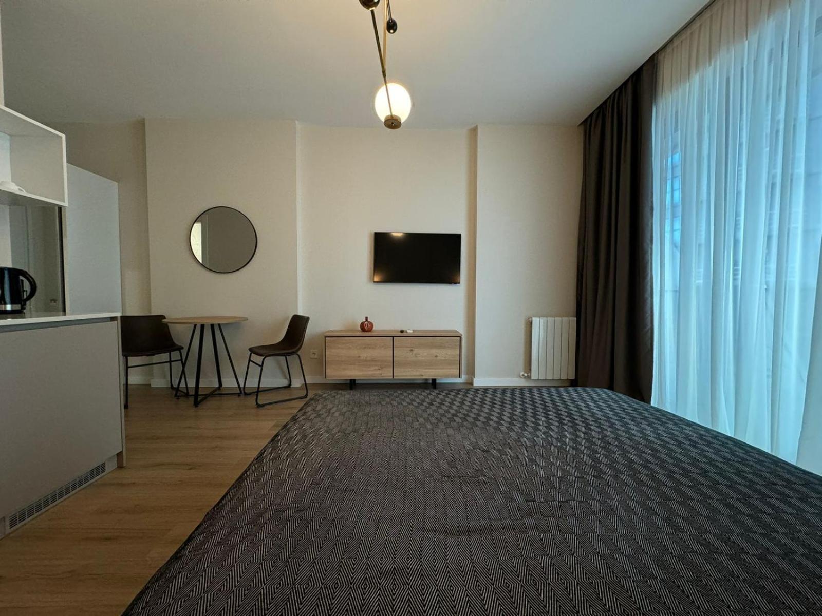 Nova Concierge Aparthotel Батуми Екстериор снимка