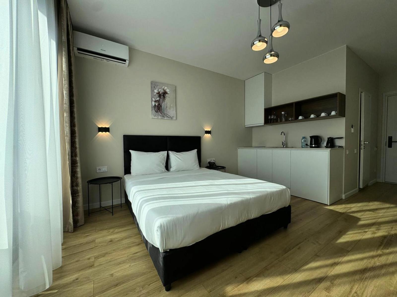 Nova Concierge Aparthotel Батуми Екстериор снимка