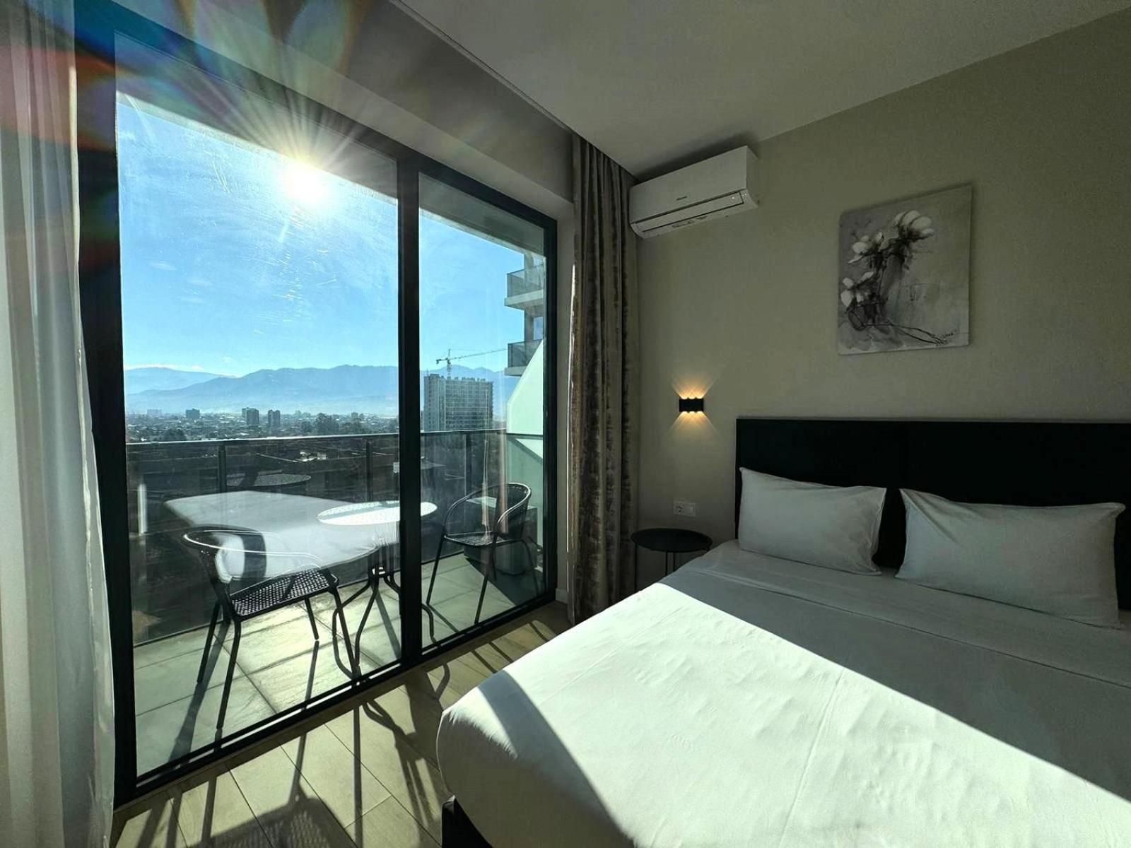 Nova Concierge Aparthotel Батуми Екстериор снимка